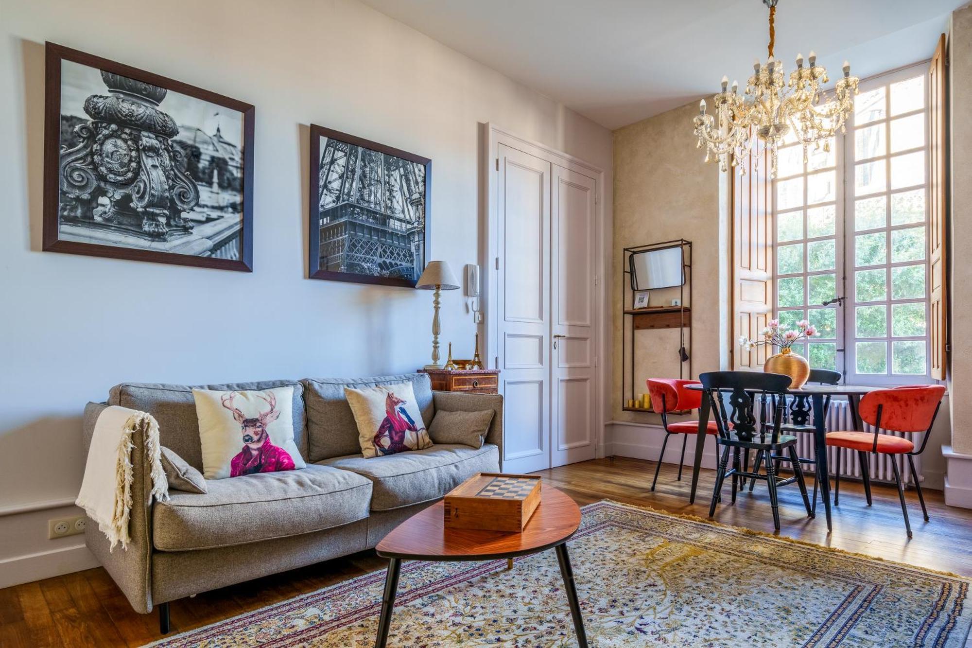 Appartement Raffine Vue Cathedrale, Jardin, Wifi Tours Exterior foto