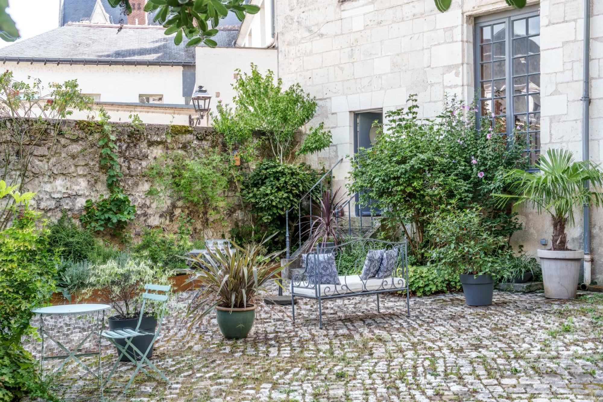 Appartement Raffine Vue Cathedrale, Jardin, Wifi Tours Exterior foto