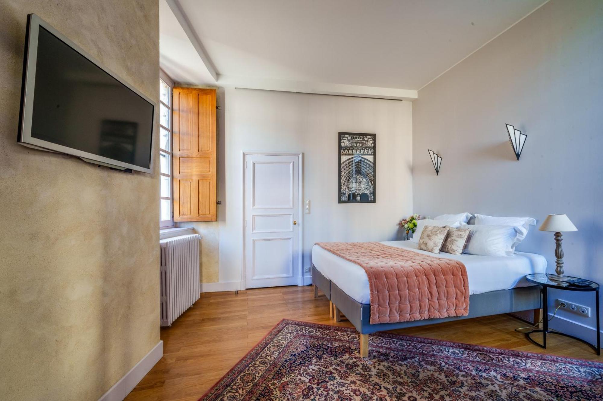 Appartement Raffine Vue Cathedrale, Jardin, Wifi Tours Exterior foto