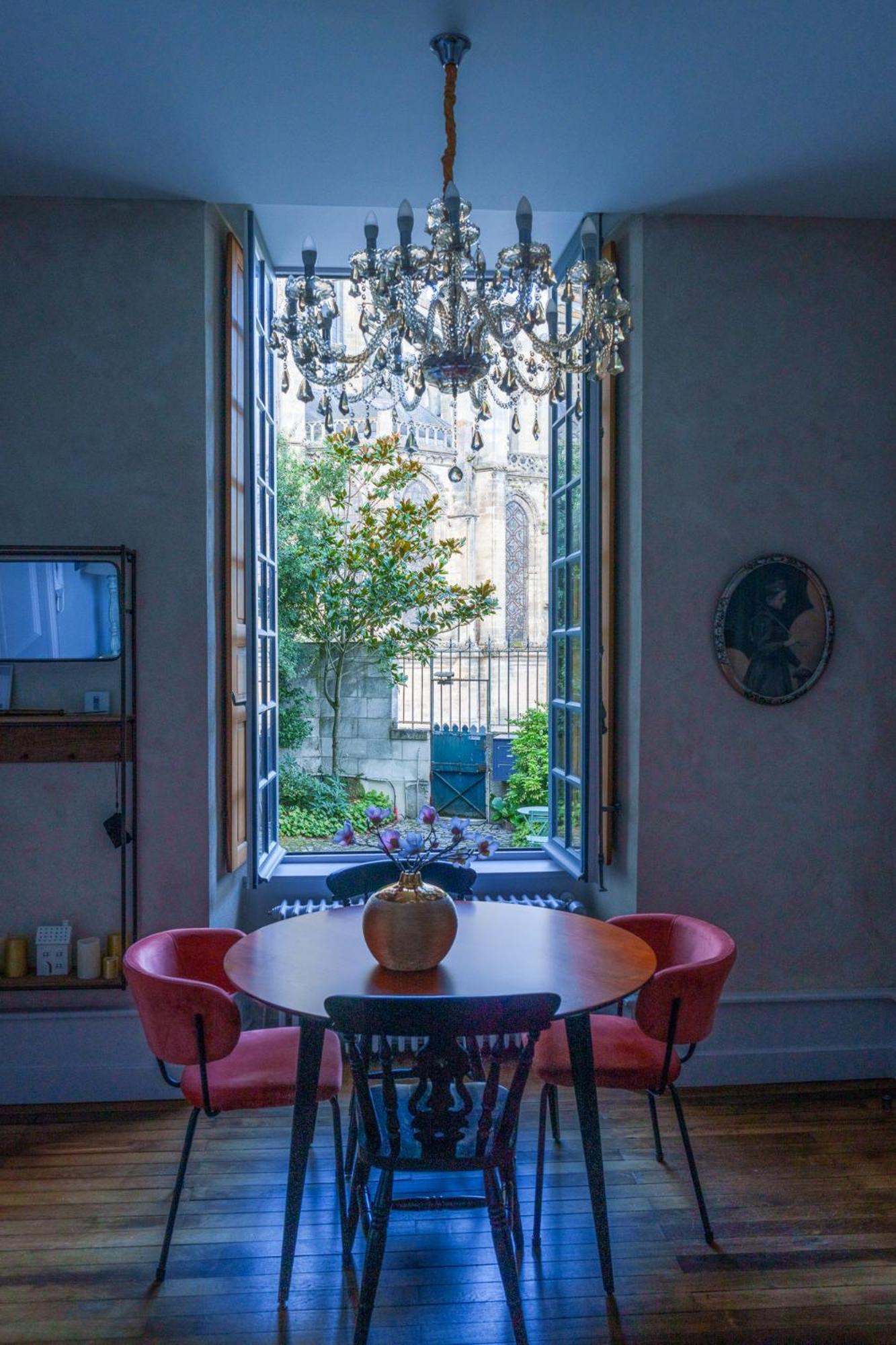 Appartement Raffine Vue Cathedrale, Jardin, Wifi Tours Exterior foto